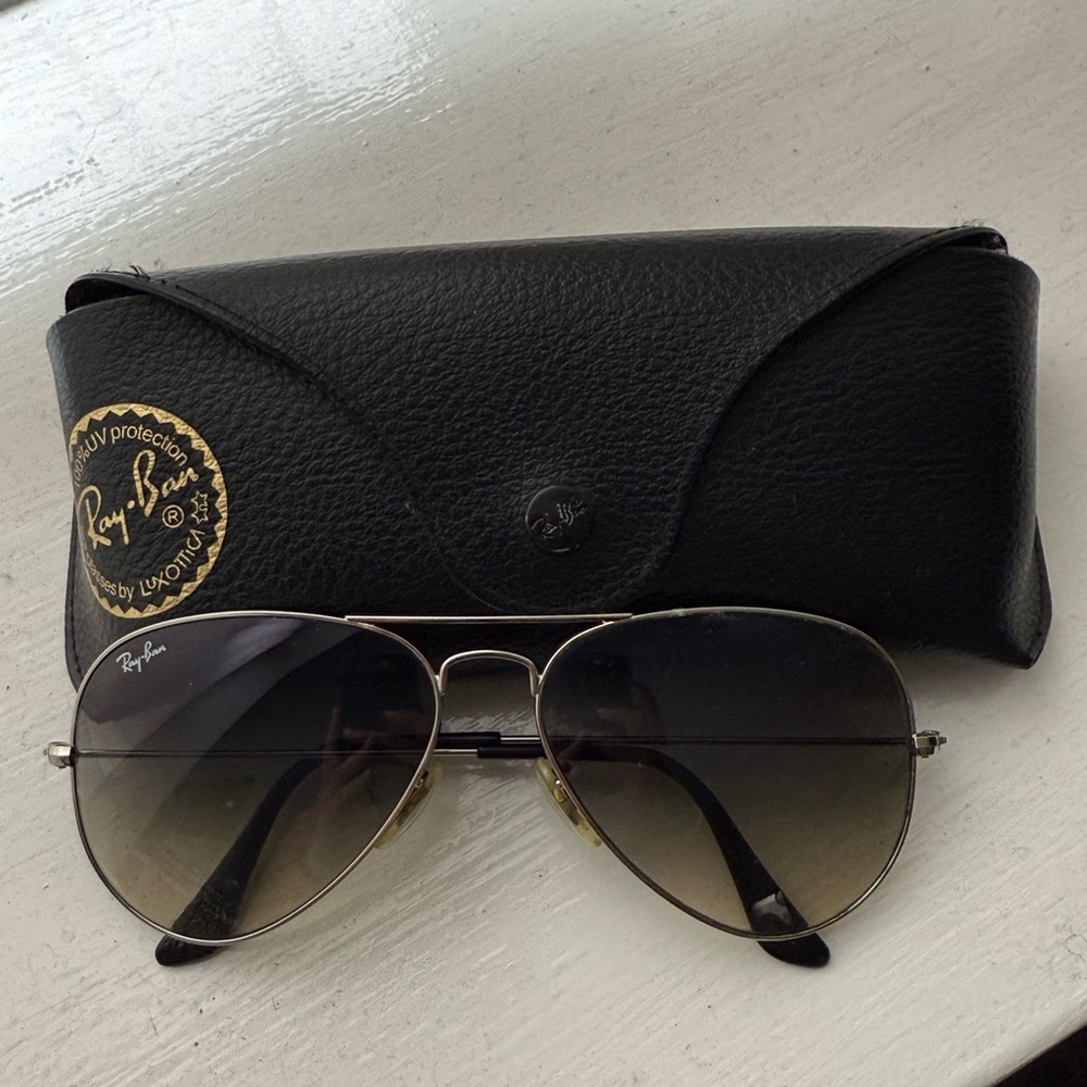 Ray-Ban Aviator Sunglasses with Black Case